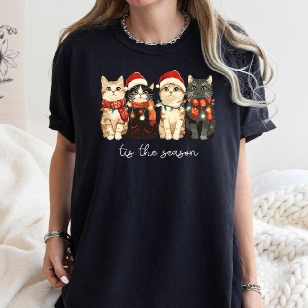 Cat Christmas T-Shirt, Cute Cat Christmas T-Shirt, Cat Mom Christmas T-Shirt